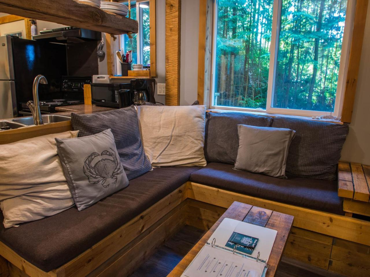 Surfs Inn Rainforest Cottages 우크루렛 외부 사진
