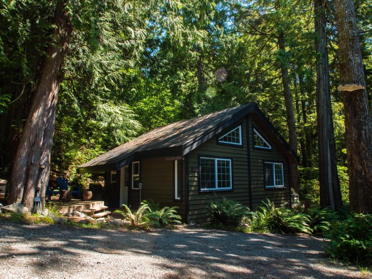 Surfs Inn Rainforest Cottages 우크루렛 외부 사진