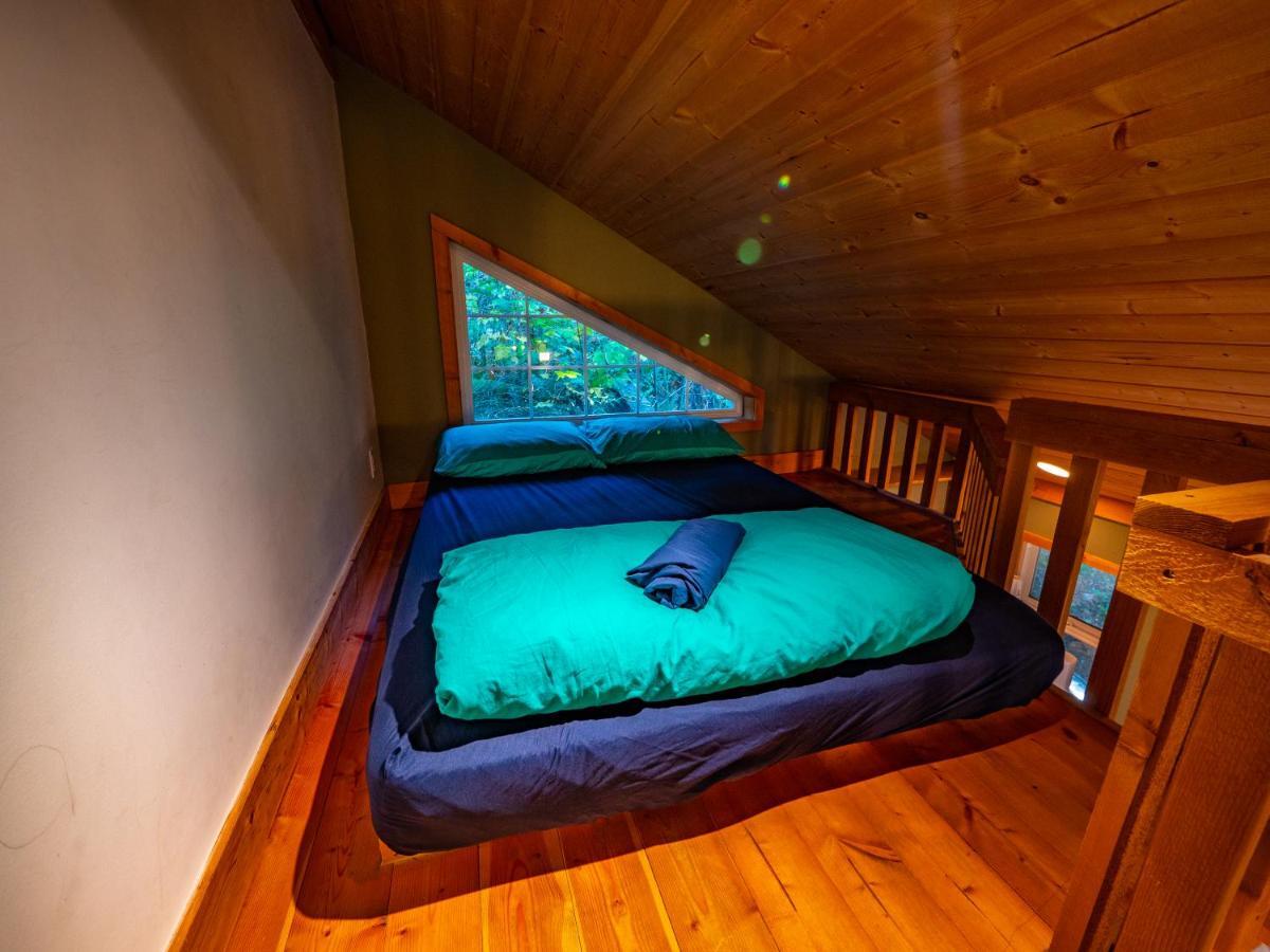Surfs Inn Rainforest Cottages 우크루렛 외부 사진